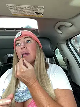 Snapshot of sunshinekisses chatting on 03-07-26, 06:13 sunshinekisses online show from 03-07-26, 06:13