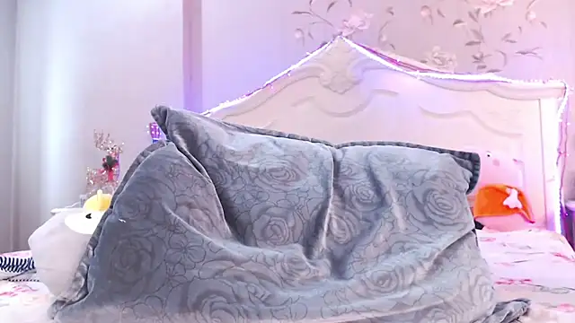 lilianbee online show from 03-22-26, 05:10