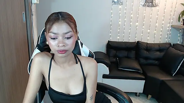 Snapshot of Perla_prg chatting on 02-21-25, 12:49 Perla prg online show from 02-21-25, 12:49