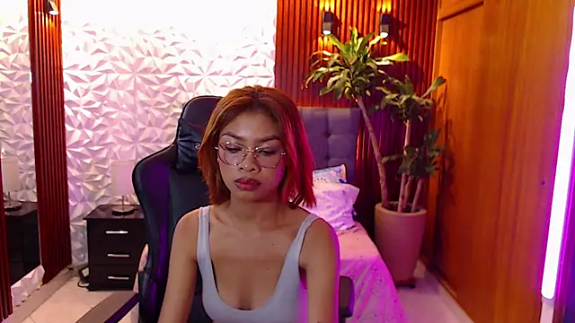 Snapshot of Perla_prg chatting on 02-25-25, 05:08 Perla prg online show from 02-25-25, 05:08
