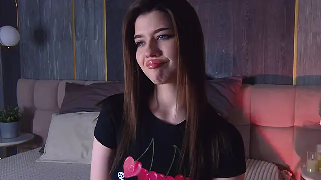 Sara Lewiis online show from 04-10-26, 04:14