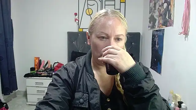 emperabigbootybigass online show from 05-27-26, 12:34