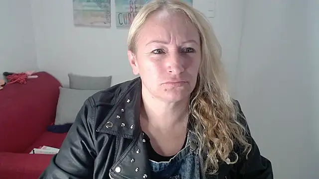 emperabigbootybigass online show from 04-20-26, 01:03
