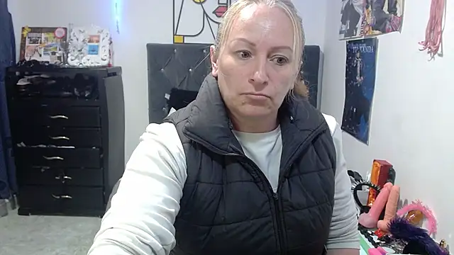 emperabigbootybigass online show from 05-04-26, 12:19