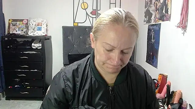 emperabigbootybigass online show from 05-06-26, 12:31