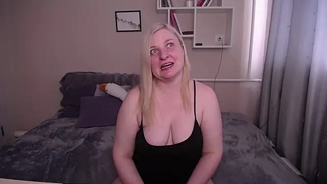 AnnaXCherri online show from 03-19-25, 09:49