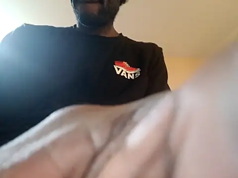 DevinToore online show from 10-19-25, 05:32