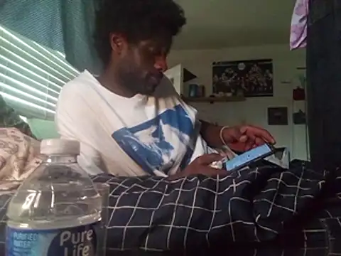 Snapshot of DevinToore chatting on 02-25-26, 07:58 DevinToore online show from 02-25-26, 07:58