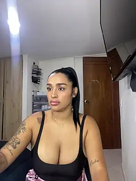 Snapshot of KatalinnaBrown chatting on 07-24-26, 10:39 KatalinnaBrown online show from 07-24-26, 10:39