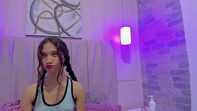 Snapshot of Baby_Bella18 chatting on 12-04-24, 08:01 Baby Bella18 online show from 12-04-24, 08:01