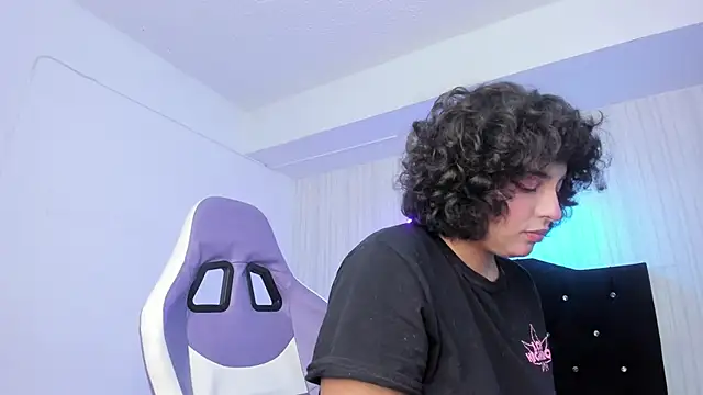 Snapshot of miku_katsuragi chatting on 02-27-26, 02:23 miku katsuragi online show from 02-27-26, 02:23