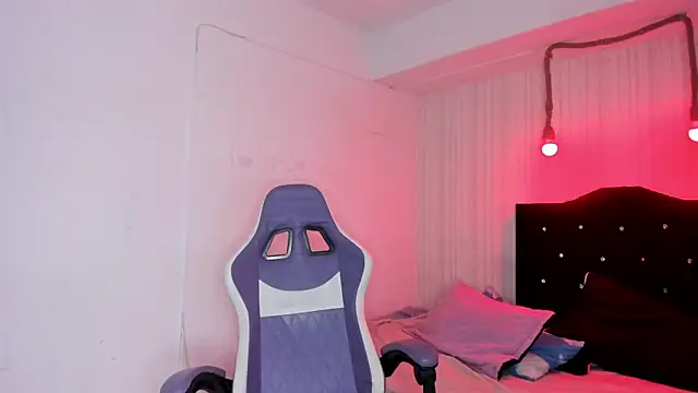 miku katsuragi online show from 10-26-25, 11:49