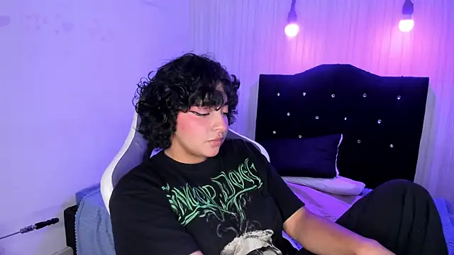 miku katsuragi online show from 11-22-25, 11:47