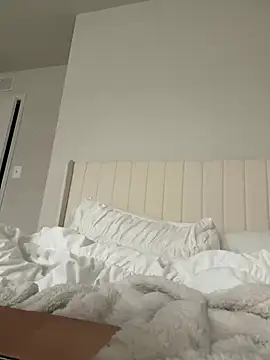 emilycoco online show from 02-22-26, 08:43