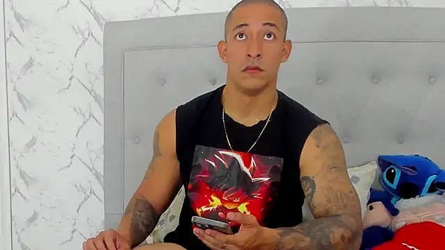 luigiferrara online show from 10-19-25, 04:43