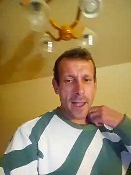 Snapshot of DonCristian chatting on 09-28-25, 02:46 DonCristian online show from 09-28-25, 02:46