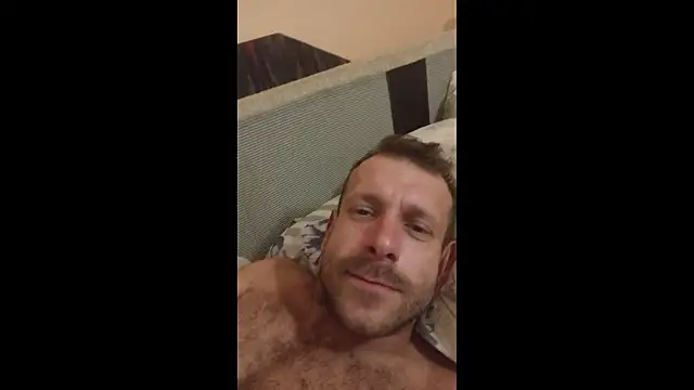 Snapshot of DonCristian chatting on 12-21-25, 02:35 DonCristian online show from 12-21-25, 02:35