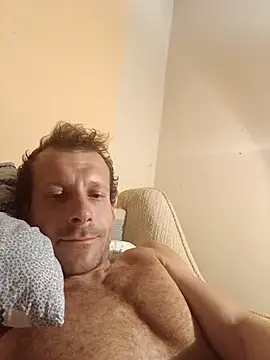 Snapshot of DonCristian chatting on 10-26-25, 10:43 DonCristian online show from 10-26-25, 10:43