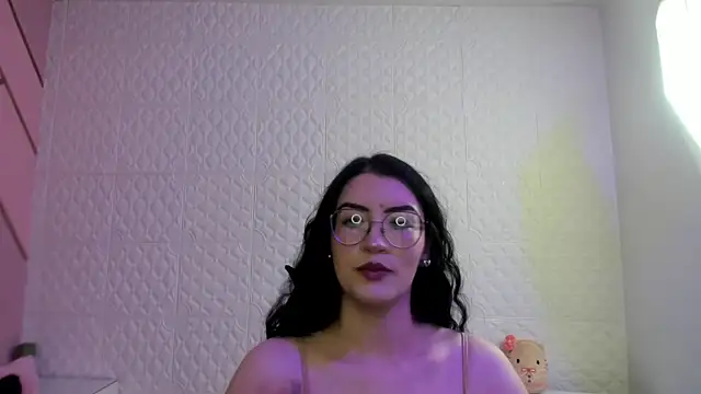 Snapshot of Violetaa_diazz chatting on 06-02-26, 09:26 Violetaa diazz online show from 06-02-26, 09:26