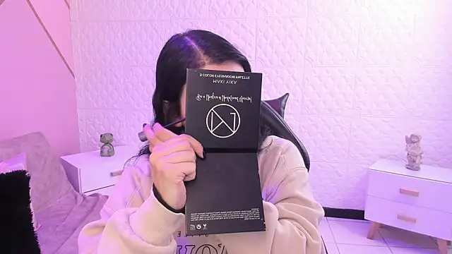 Violetaa diazz online show from 11-24-25, 09:15