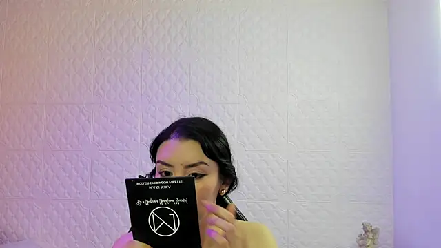 Violetaa diazz online show from 12-19-25, 09:17