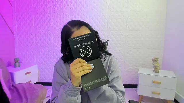 Violetaa diazz online show from 03-10-26, 09:08