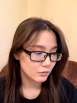 Snapshot of Milka23 chatting on 09-21-25, 06:18 Milka23 online show from 09-21-25, 06:18