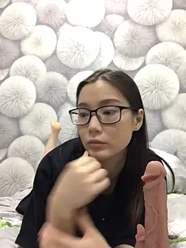 Snapshot of Milka23 chatting on 02-21-25, 03:10 Milka23 online show from 02-21-25, 03:10