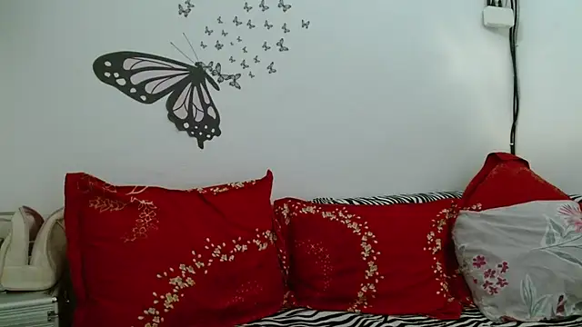 LadyHellene online show from 10-10-25, 05:08