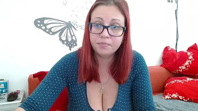 LadyHellene online show from 11-11-25, 07:47