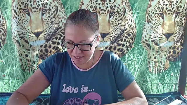 LadyHellene online show from 09-19-25, 07:01