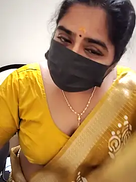 Snapshot of rani_deepa chatting on 10-31-25, 04:03 rani deepa online show from 10-31-25, 04:03