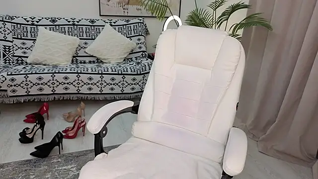 Snapshot of Beylly chatting on 05-24-26, 02:50 Beylly online show from 05-24-26, 02:50