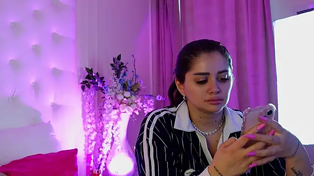 Snapshot of Amberseyes chatting on 06-13-26, 09:51 Amberseyes online show from 06-13-26, 09:51