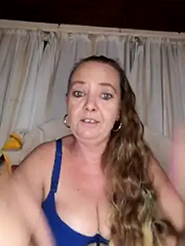 Snapshot of Kimmyb777 chatting on 06-19-26, 04:57 Kimmyb777 online show from 06-19-26, 04:57