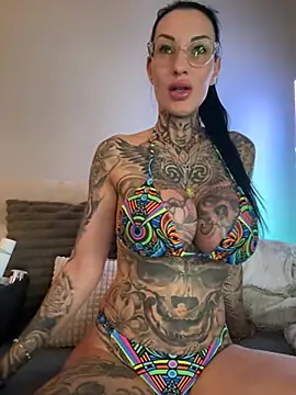 Snapshot of MeganWitch chatting on 07-16-26, 05:21 MeganWitch online show from 07-16-26, 05:21