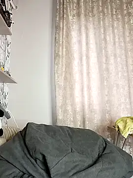 Lola Hale online show from 10-23-25, 06:01