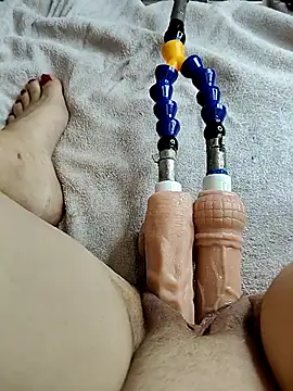 Lola Hale online show from 10-13-25, 05:42