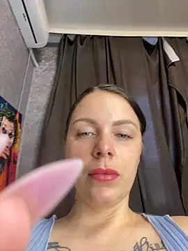 Lola Hale online show from 04-22-26, 06:42