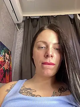Lola Hale online show from 04-24-26, 06:15