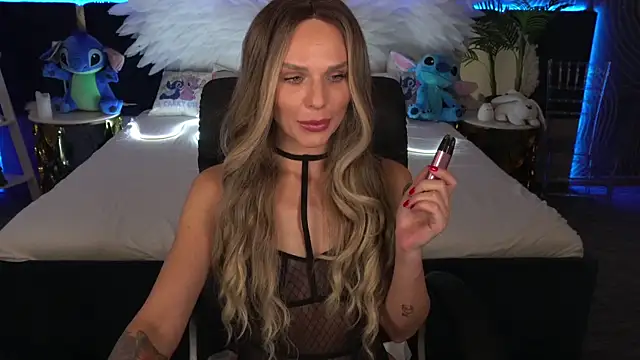 KiraGrayy online show from 10-10-25, 01:01