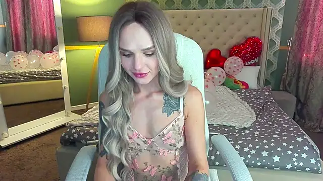KiraGrayy online show from 02-11-25, 01:41