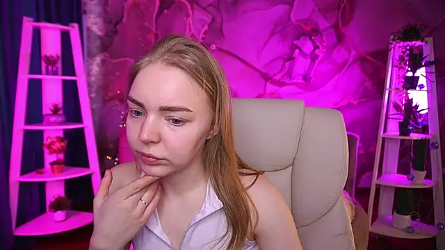 EmilySunshineS online show from 03-11-26, 06:51