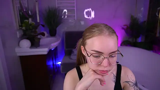 EmilySunshineS online show from 05-10-26, 12:53