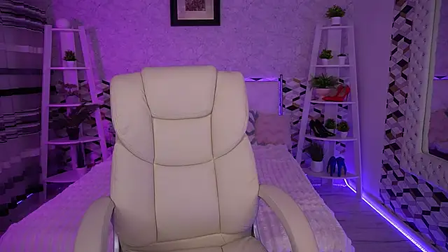 EmilySunshineS online show from 05-06-26, 06:39