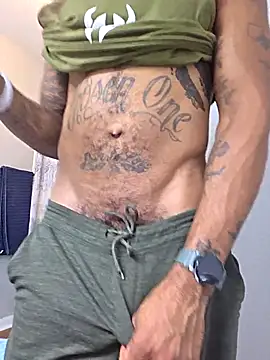 Snapshot of FragrantWind5 chatting on 10-19-25, 09:06 FragrantWind5 online show from 10-19-25, 09:06