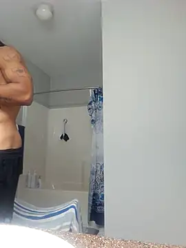 Snapshot of FragrantWind5 chatting on 10-31-25, 12:35 FragrantWind5 online show from 10-31-25, 12:35