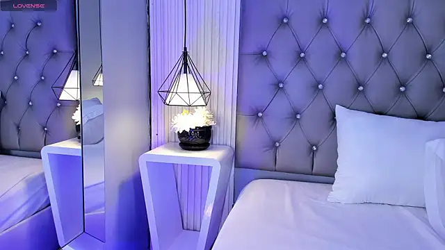 VioletthaRous online show from 07-22-26, 10:34