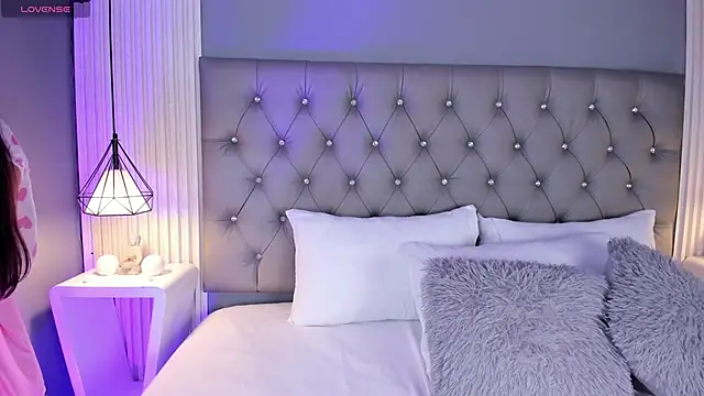 VioletthaRous online show from 02-21-26, 10:45