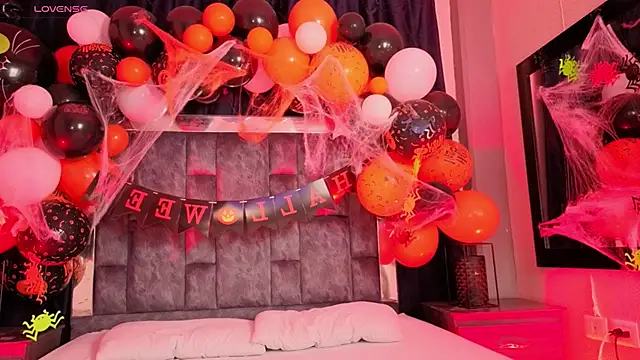 Mia Oxford online show from 10-21-25, 12:26